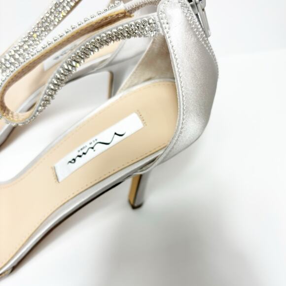 NINA VOLANDA SILVER SPARKLE WOMEN HEELS SIZE 10 BRAND NEW WITH BOX WITHOUT LID - Picture 8 of 10